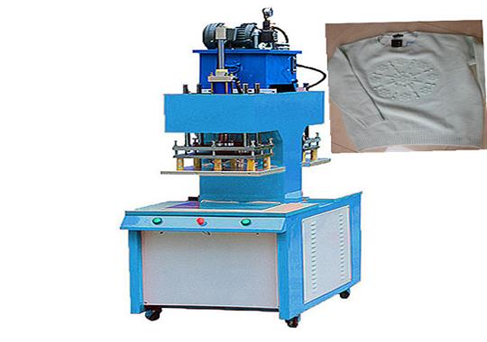 湖州織里童裝服裝凹凸壓花機(jī)火爆認(rèn)籌中,大家都選它！